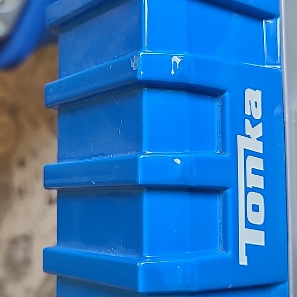 Tonka & Hotwheels - Picture 8 of 8